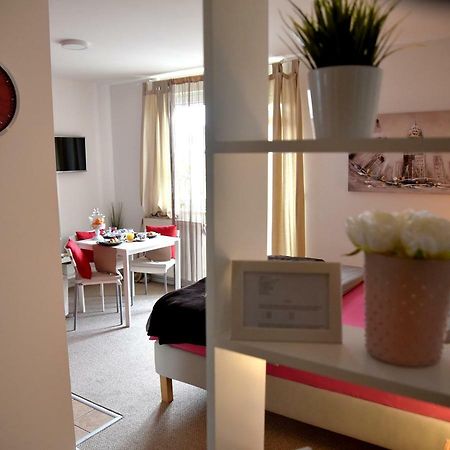 Апартаменты Studio Apartman D Сесвете Экстерьер фото