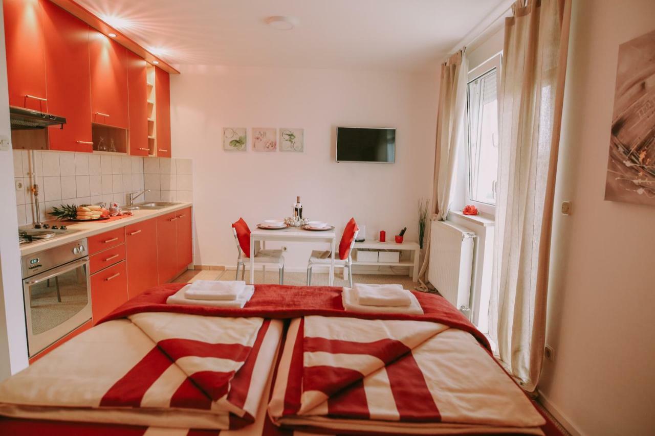 Апартаменты Studio Apartman D Сесвете Экстерьер фото