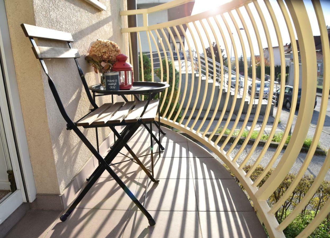 Апартаменты Studio Apartman D Сесвете Экстерьер фото