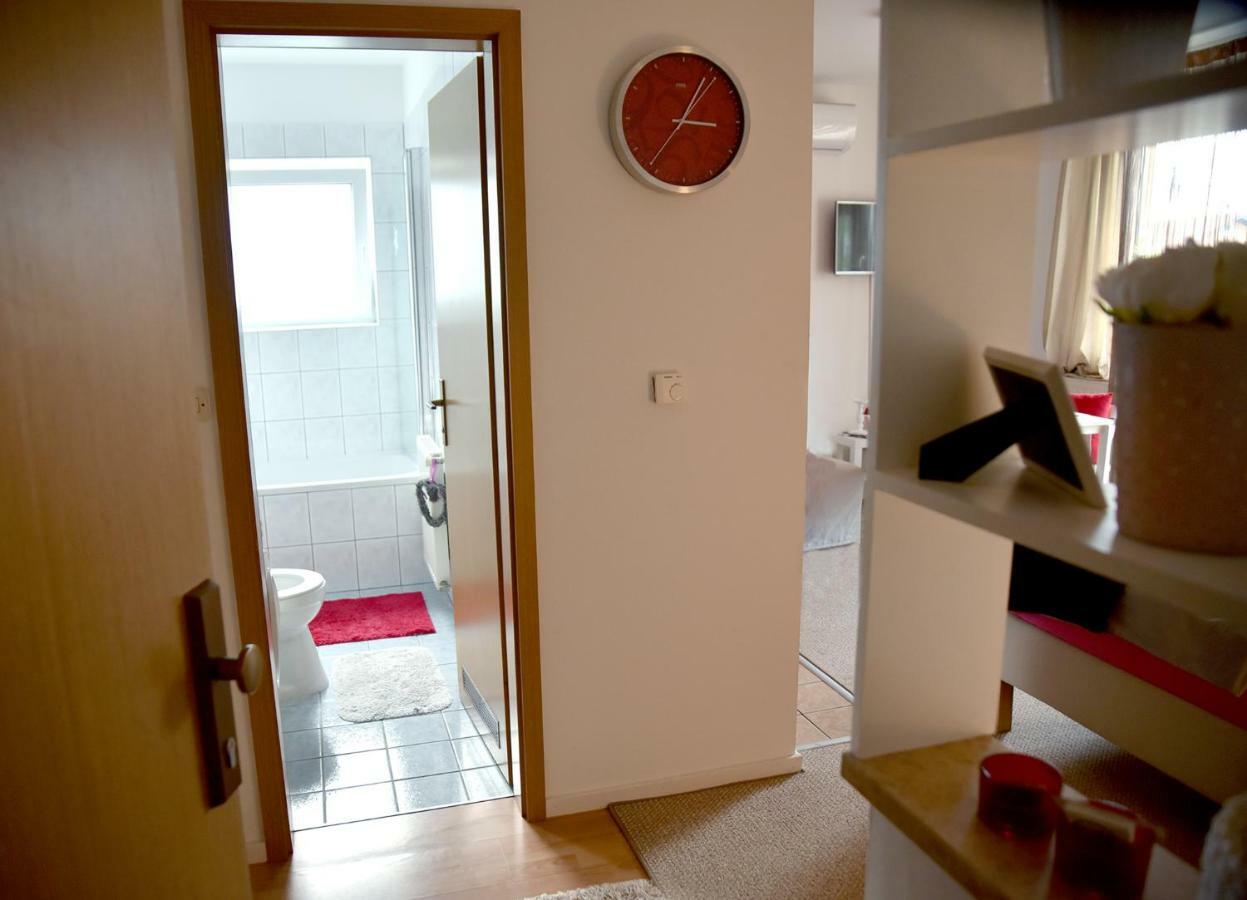 Апартаменты Studio Apartman D Сесвете Экстерьер фото