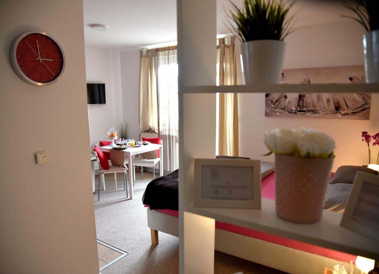 Апартаменты Studio Apartman D Сесвете Экстерьер фото